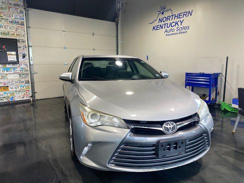 Used 2016 Toyota Camry LE FWD image 2