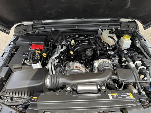 Used 2022 Jeep Gladiator Sport AWD/4WD image 26