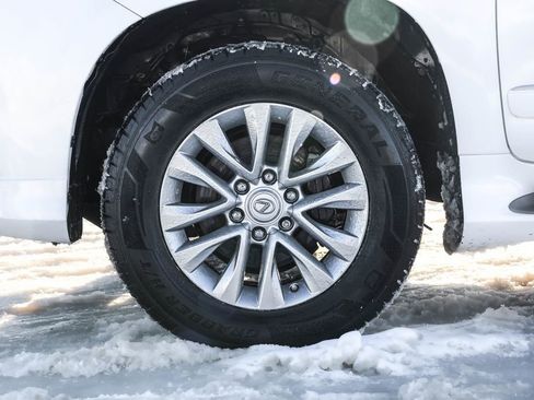 Used 2015 Lexus GX 460 image 16