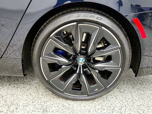 Used 2023 BMW 740i w/ Parking Assistance Package RWD image 17
