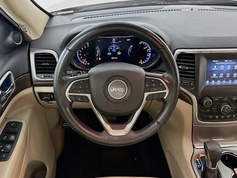 Used 2018 Jeep Grand Cherokee Laredo RWD image 17