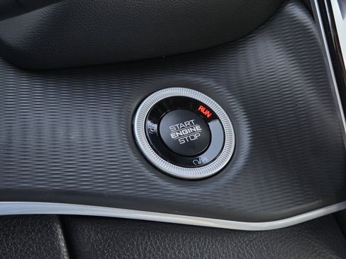 New 2025 Jeep Grand Cherokee Altitude image 9