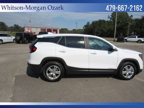 Used 2024 GMC Terrain SLE image 14