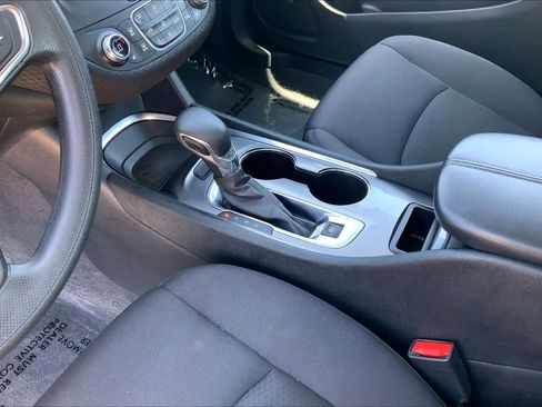 Used 2023 Chevrolet Malibu LT FWD image 17