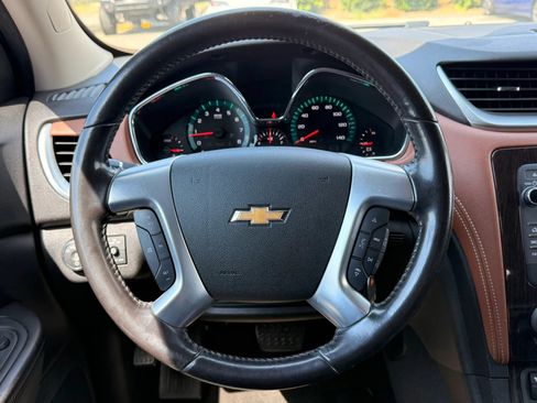 Used 2017 Chevrolet Traverse LT w/ Style and Technology Package FWD image 15