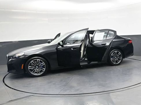 Used 2024 BMW 540i xDrive w/ Premium Package AWD/4WD image 37