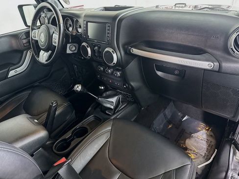 Used 2017 Jeep Wrangler Unlimited Rubicon AWD/4WD image 31