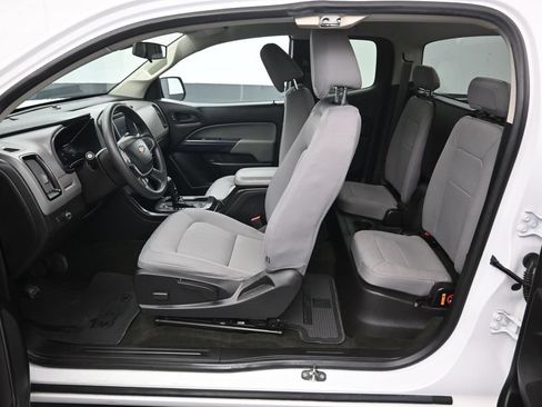 Used 2018 Chevrolet Colorado W/T w/ WT Convenience Package RWD image 10