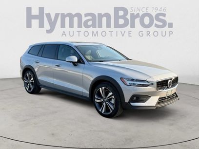 Used 2025 Volvo V60 B5 Cross Country Plus