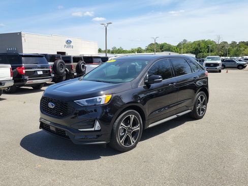 Used 2022 Ford Edge ST image 1