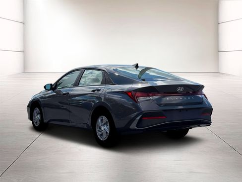 New 2026 Hyundai Elantra SE image 5