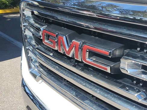 Certified 2022 GMC Sierra 1500 SLT w/ SLT Convenience Package image 10