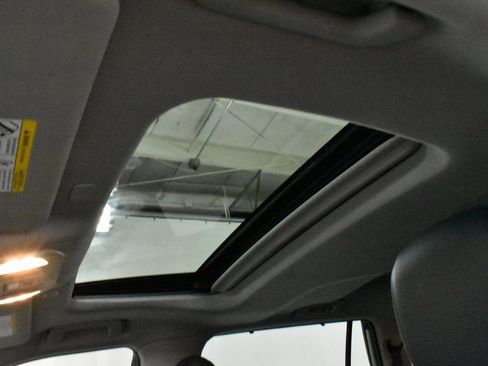 Used 2023 Toyota Highlander XLE image 20