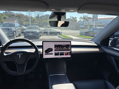 Used 2023 Tesla Model Y Long Range image 7