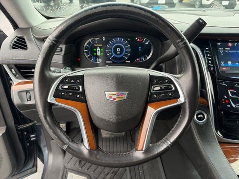 Used 2019 Cadillac Escalade Luxury image 15