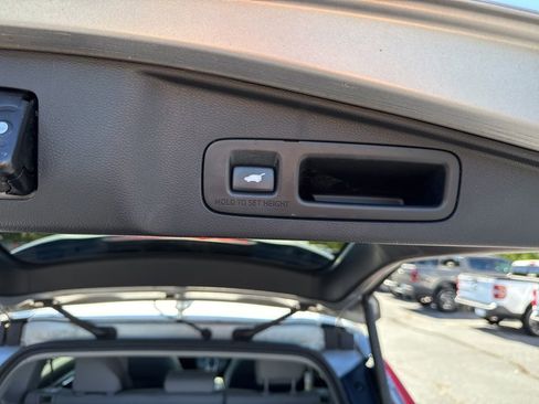 Used 2017 Honda CR-V EX-L image 7