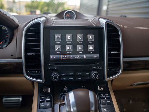 Used 2018 Porsche Cayenne GTS AWD/4WD image 12