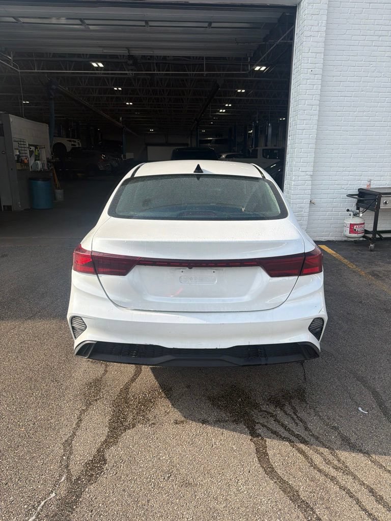 Used 2023 Kia Forte LXS FWD image 5