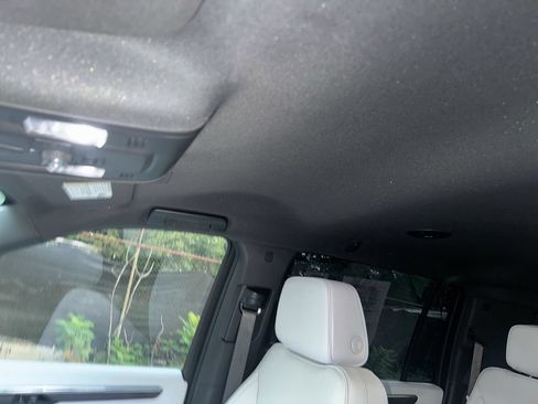 Used 2025 Chevrolet Suburban Premier RWD image 20