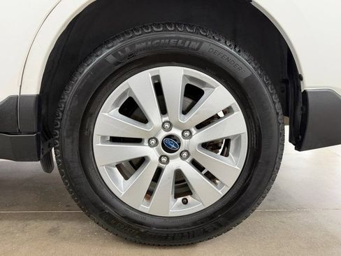 Used 2019 Subaru Outback 2.5i AWD/4WD image 12
