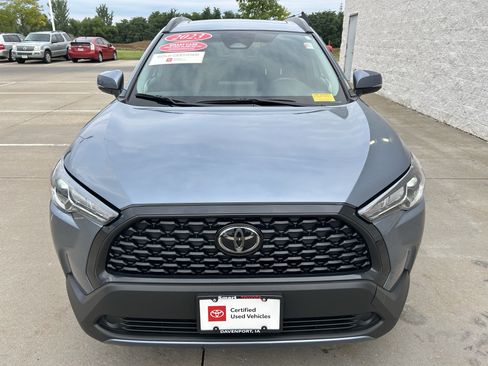 Used 2023 Toyota Corolla Cross LE w/ Moonroof Package AWD/4WD image 2
