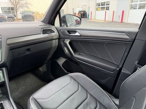 Used 2024 Volkswagen Tiguan SEL R-Line image 20