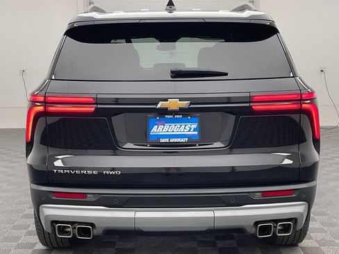 Used 2025 Chevrolet Traverse LT w/ LPO, Floor Liner Package AWD/4WD image 9