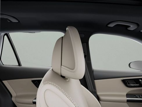 Used 2026 Mercedes-Benz GLC 300 image 43