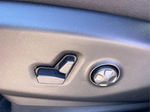 New 2026 Chrysler Pacifica Select image 24