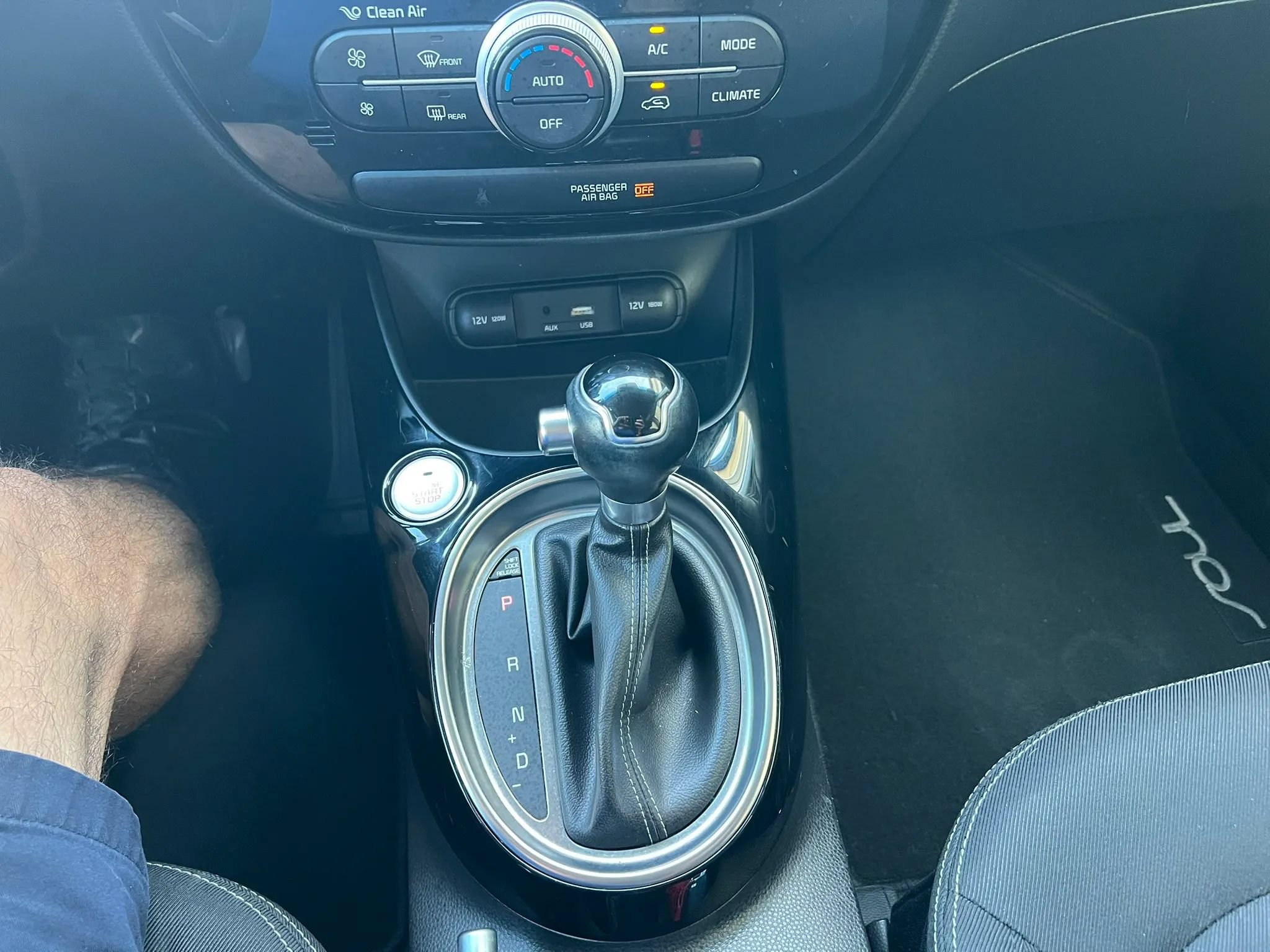 Used 2018 Kia Soul + w/ Audio Package FWD image 10