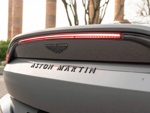 Used 2023 Aston Martin V8 Vantage Coupe image 7
