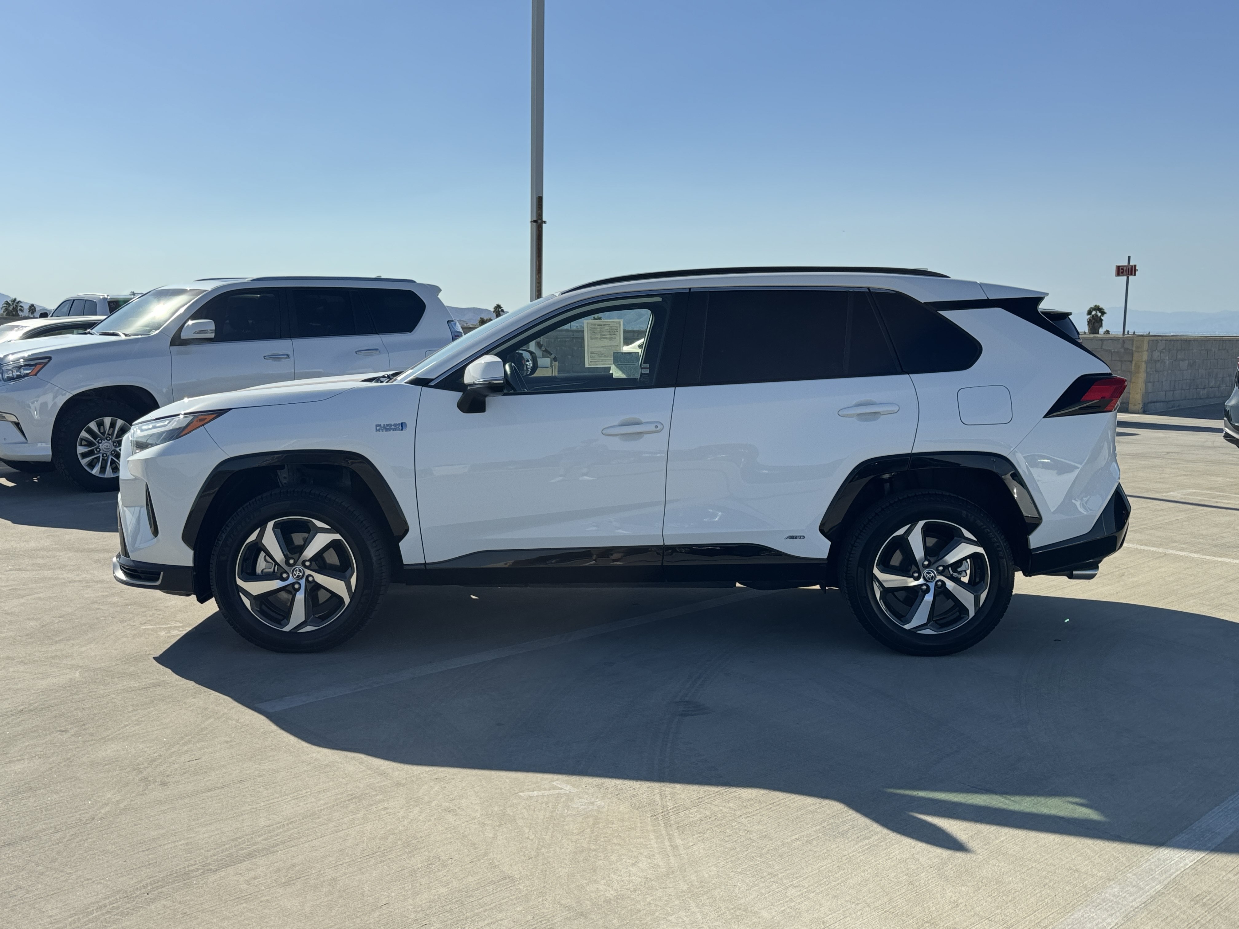 Used 2023 Toyota RAV4 SE w/ Weather & Moonroof Package AWD/4WD image 6