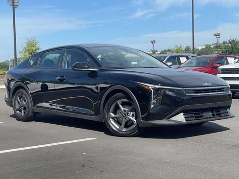 Used 2025 Kia K4 FWD image 1