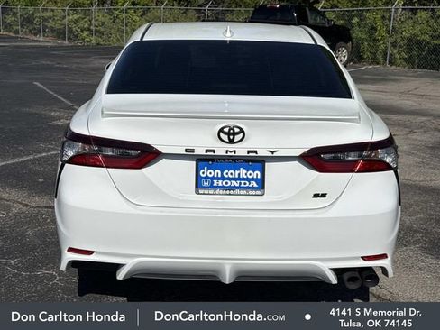 Used 2023 Toyota Camry SE FWD image 5