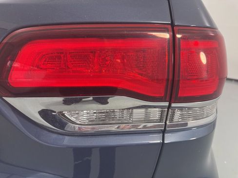 Used 2021 Jeep Grand Cherokee Limited image 5