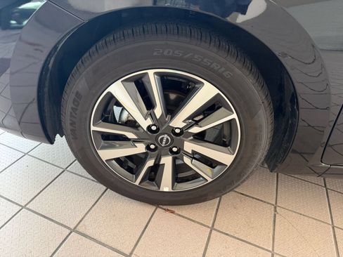Used 2025 Nissan Versa SV FWD image 24