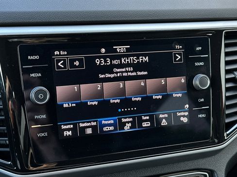 Used 2022 Volkswagen Atlas Cross Sport SE image 18