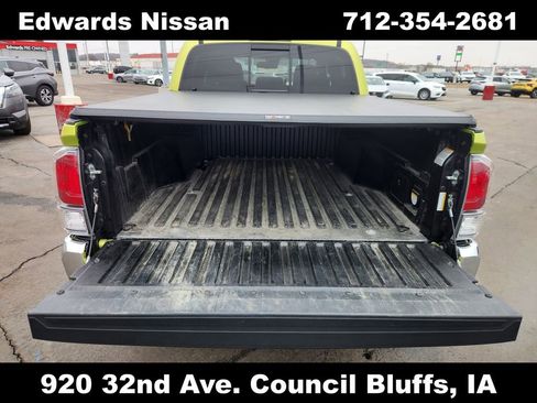 Used 2023 Toyota Tacoma TRD Off-Road image 10