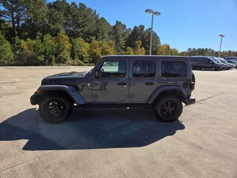 Used 2018 Jeep Wrangler Unlimited Sahara w/ Quick Order Package 24M Moab image 2