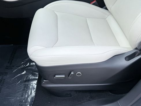 Used 2023 Tesla Model X AWD/4WD image 33