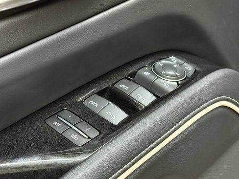 Certified 2022 Cadillac Escalade Premium Luxury w/ LPO, Radiant Package image 24