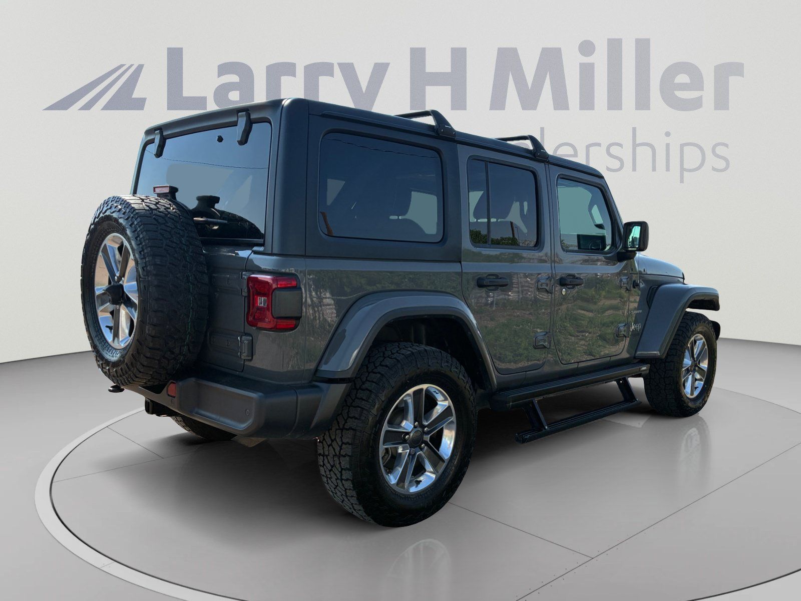 Used 2020 Jeep Wrangler Unlimited Sahara AWD/4WD image 5