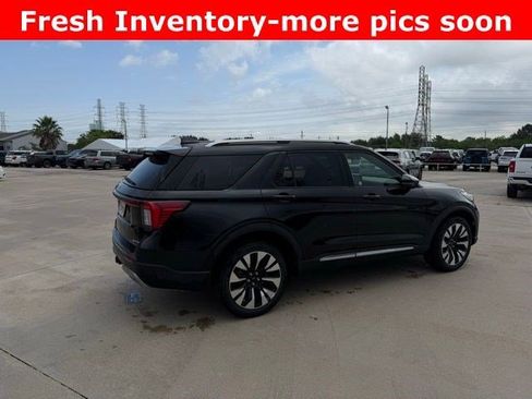Used 2026 Ford Explorer Platinum w/ LUX Leather Package AWD/4WD image 3