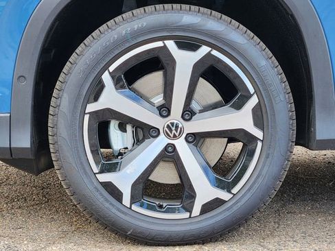 New 2026 Volkswagen Tiguan SE AWD/4WD image 9