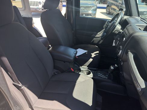 Used 2017 Jeep Wrangler Unlimited Sport w/ Quick Order Package 24S AWD/4WD image 34
