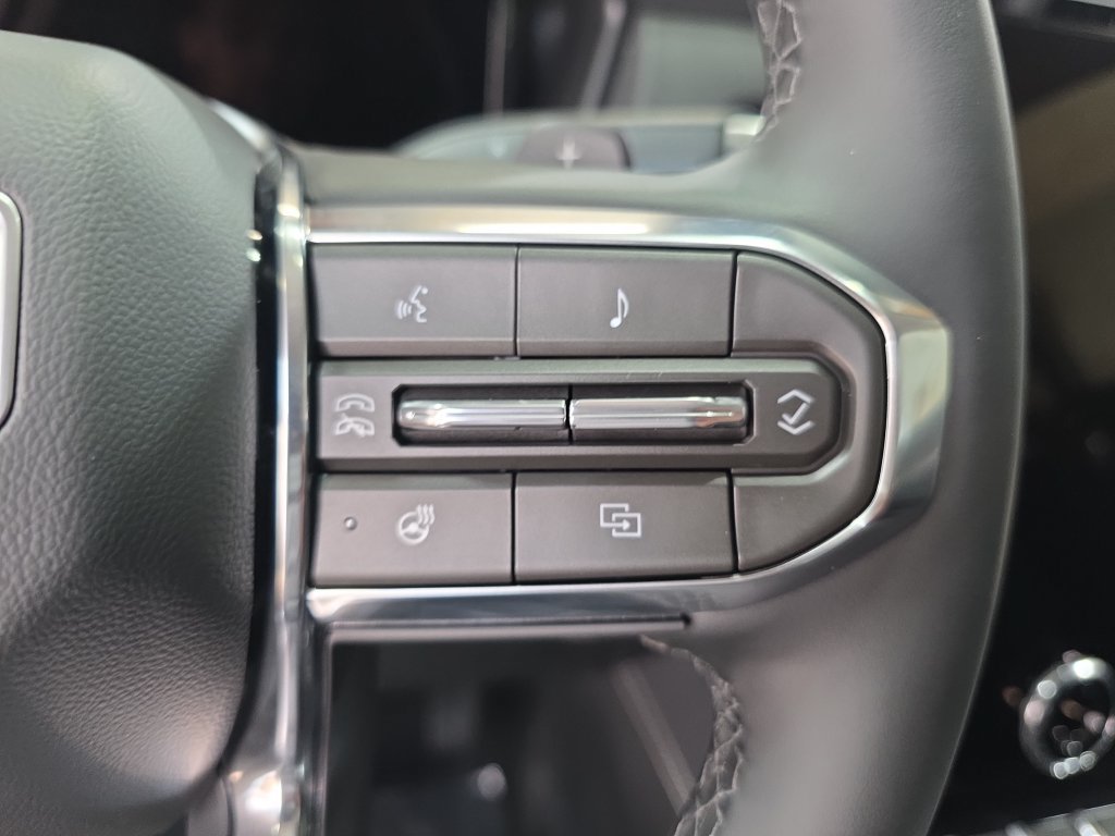New 2027 GMC Terrain Denali w/ LPO, Black Badging Package AWD/4WD image 17