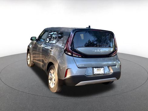 Used 2025 Kia Soul LX w/ LX Technology Package image 5