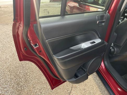 Used 2016 Jeep Compass High Altitude AWD/4WD image 22