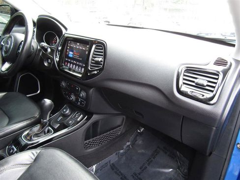 Used 2018 Jeep Compass Limited image 34