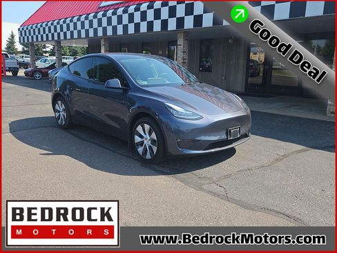 Used 2022 Tesla Model Y Long Range AWD/4WD image 1